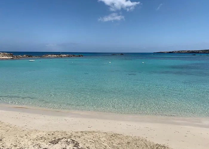 Casa Migjorn, Immersa Nella Natura A Pochi Passi Dal Mare